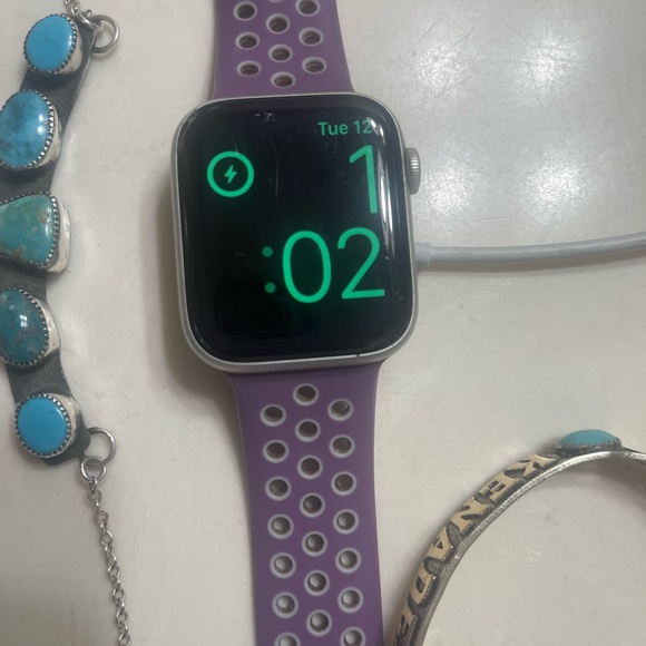Apple Watch series 6 44mm works fine I just got the series 7 - Picture 3 of 3